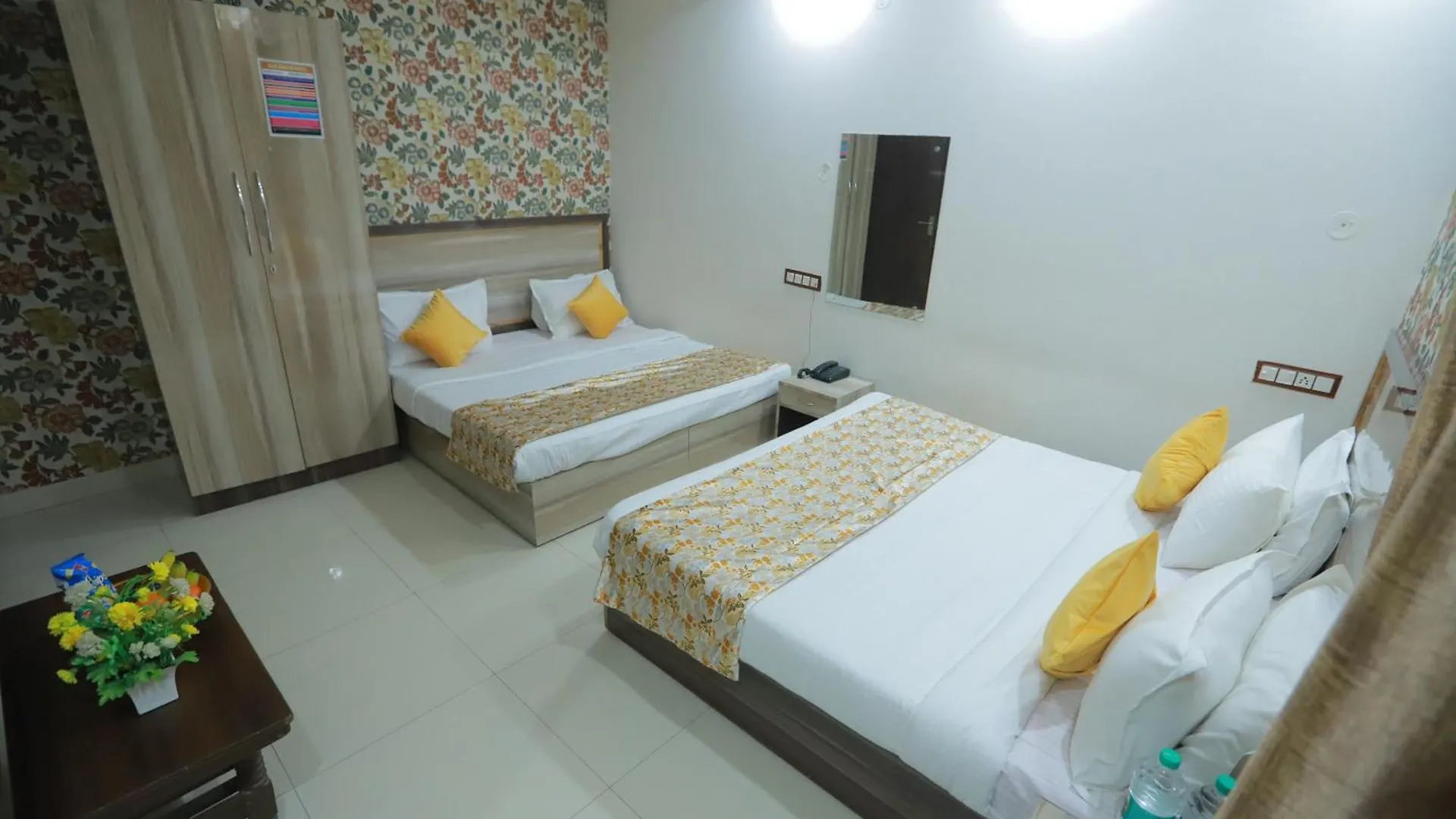 ***  Hotel Popular Suites Delhi Airport New Delhi India
