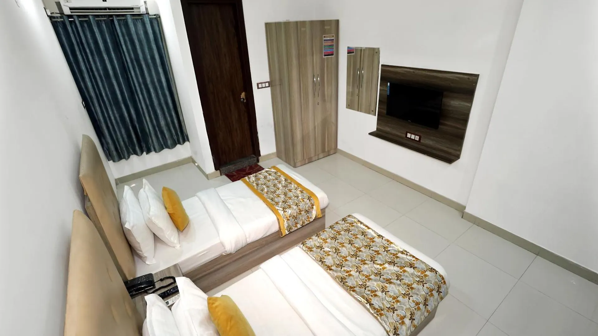 Hotel Popular Suites Delhi Airport New Delhi