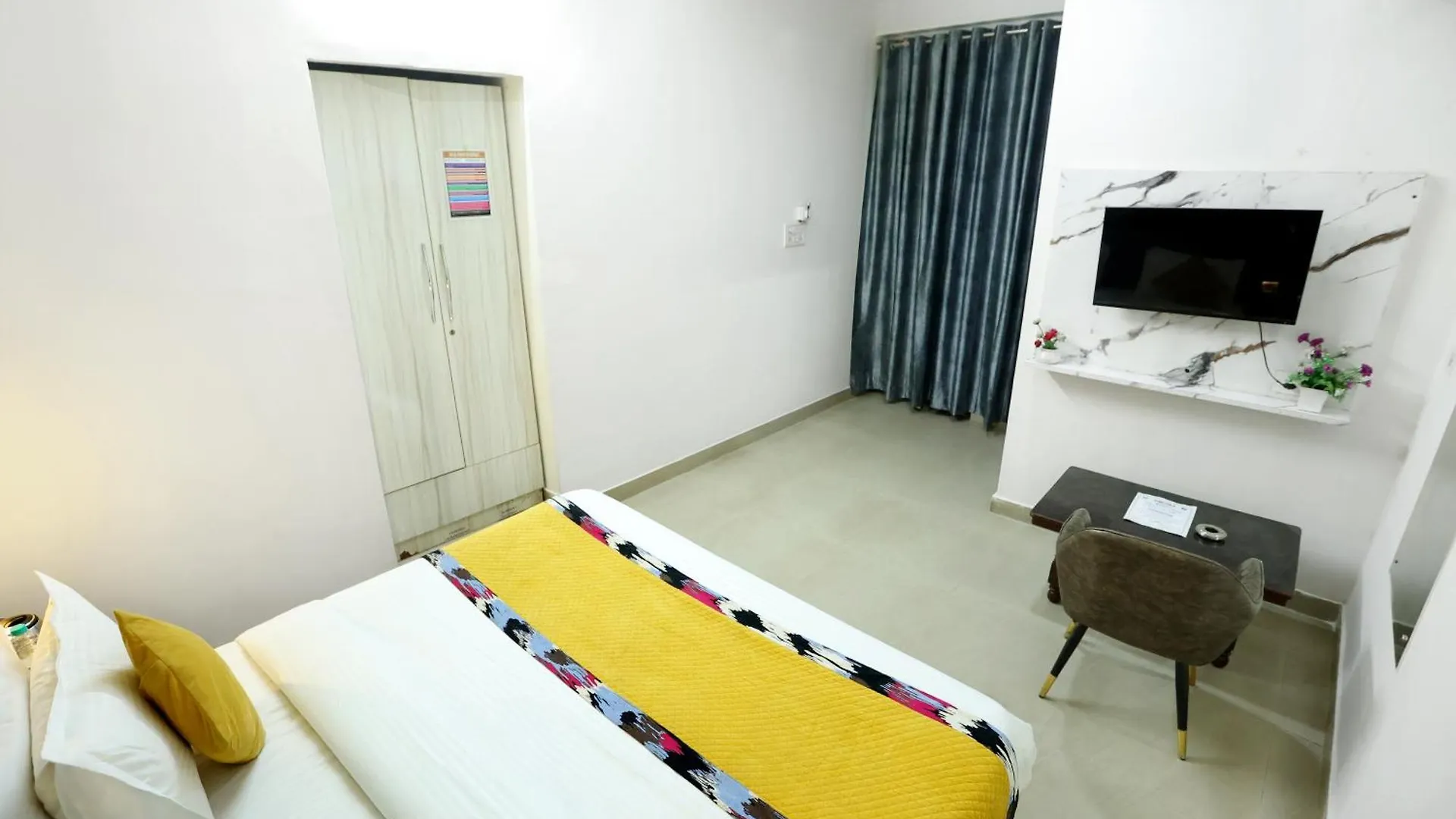 Hotel Popular Suites Delhi Airport New Delhi